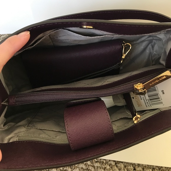 🌹🌸🚫OUTSTOCK🚫mk satchel set/wallet & crossbody - Picture 8 of 8